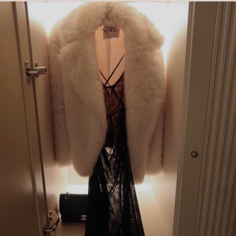 Zara White Faux Fur Jacket - Picture 2 of 5